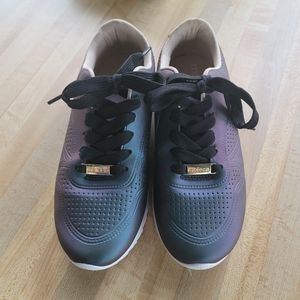 ✨Moleca Holographic Sneakers